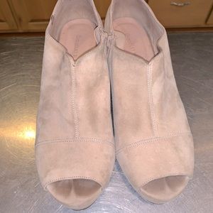 Chocolat blu suede shoes  sz 10